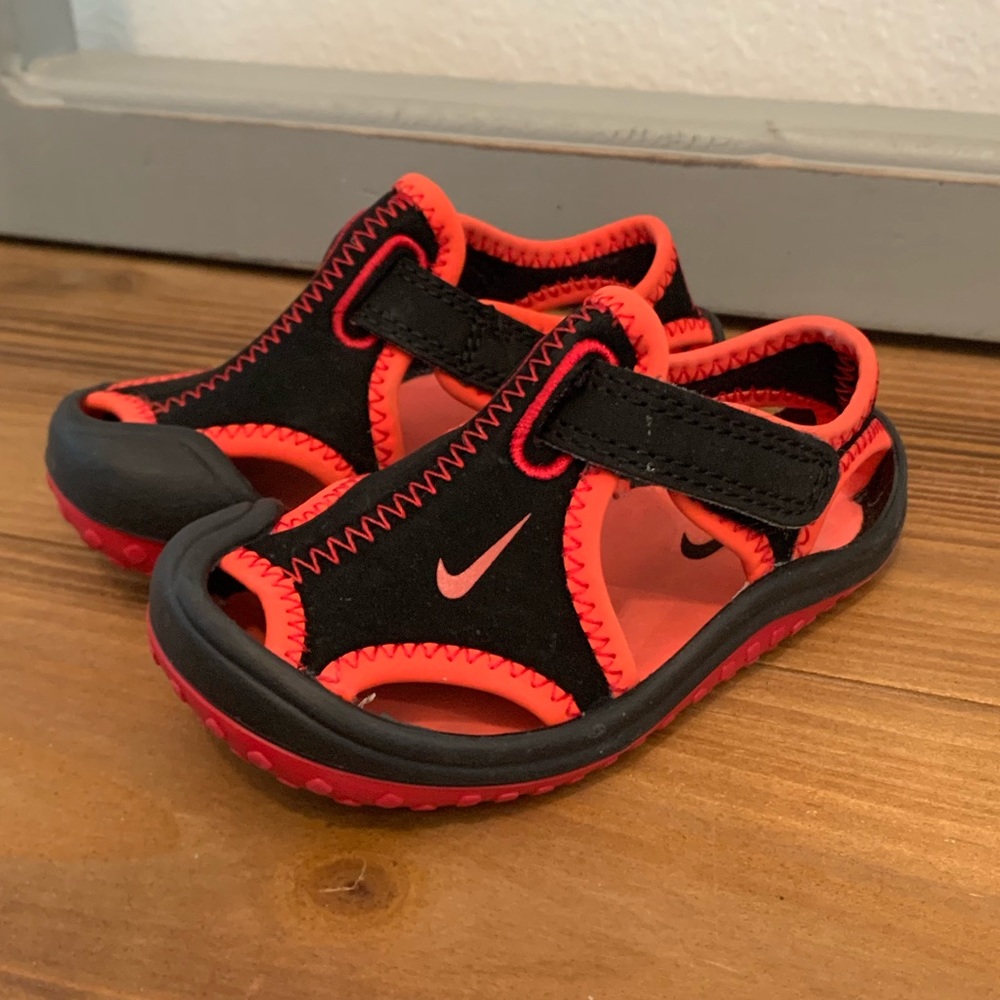 Nike Sunray Protect Toddler Sandal. Size 5c.